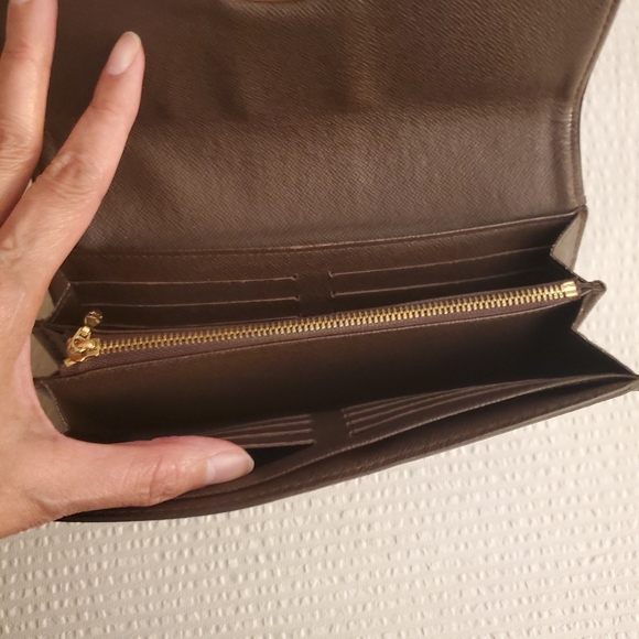 Louis Vuitton Wallet - Picture 4 of 6